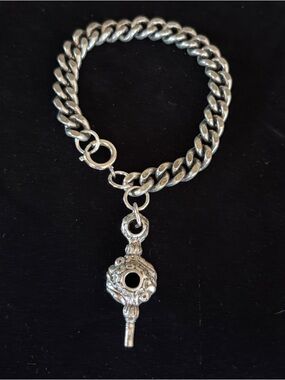 Vintage Silver Tone Charm Bracelet w/ Key Pendant - Curb Chain